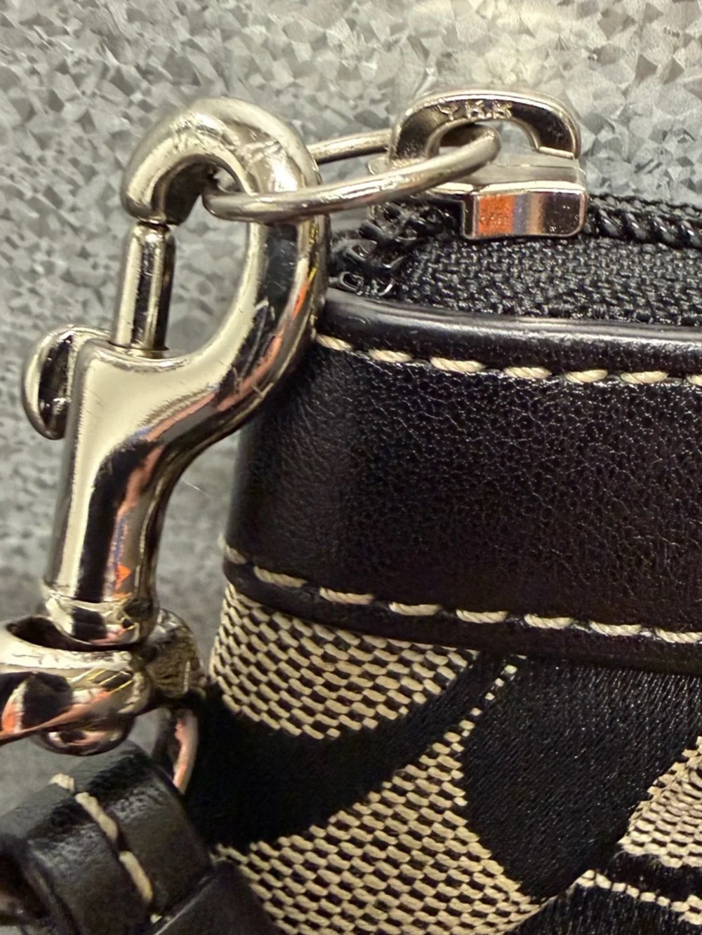 Coach Signature Canvas Wristlet Black Ivory Monogram Y2K - Picture 3 of 10